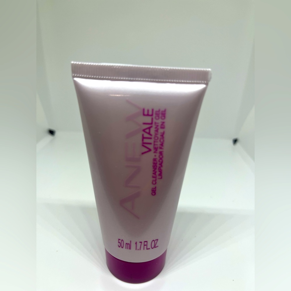 Avon Anew Vitale Gel Cleanser 1.7 fl.oz./50 mL Discontinued Travel Size